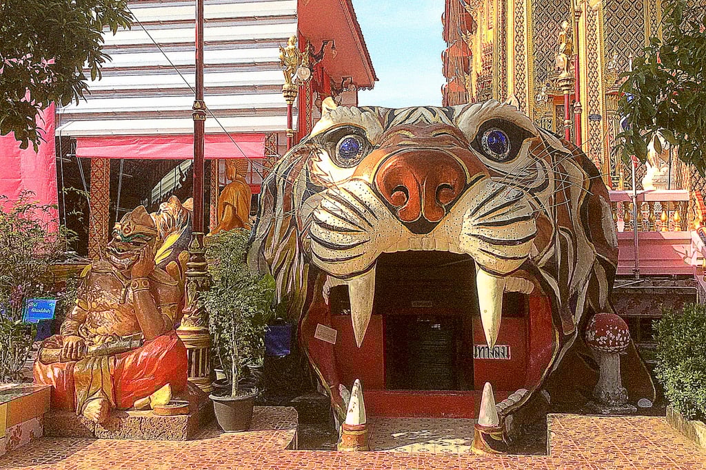 Purple Lines, Tigers and Prayers: A Journey to Wat Ta Khian 🐅🐲🙏